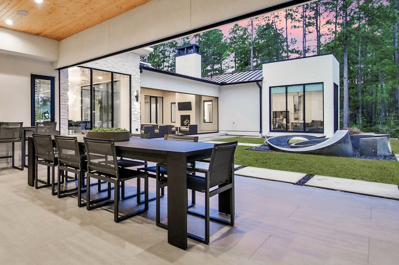 Light-Filled Texas Home preview 6